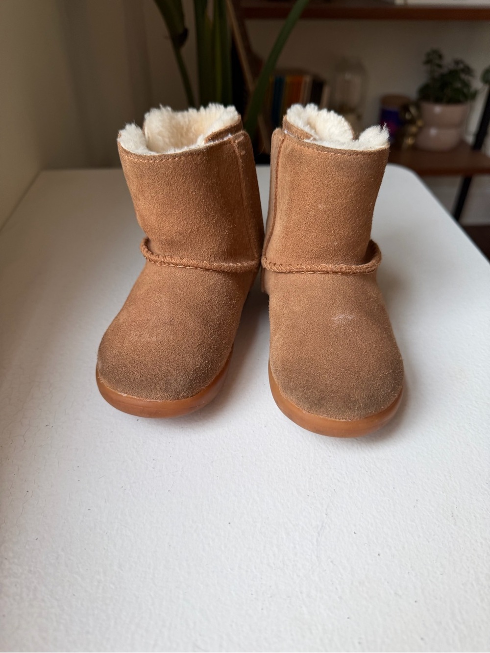 UGG Keelan Il Chestnut Suede Shearling Kids Boots Size 6